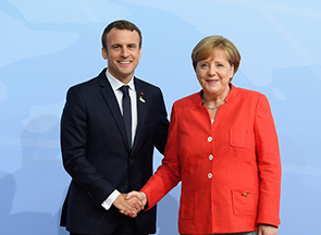 德国总理默克尔欢迎法国总统马克龙