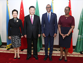 中国国家主席习近平在基加利同卢旺达总统卡加梅举行会谈