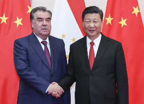 习近平在青岛会见塔吉克斯坦总统拉赫蒙 
