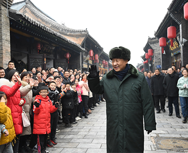 习近平春节前夕赴山西看望慰问基层干部群众 